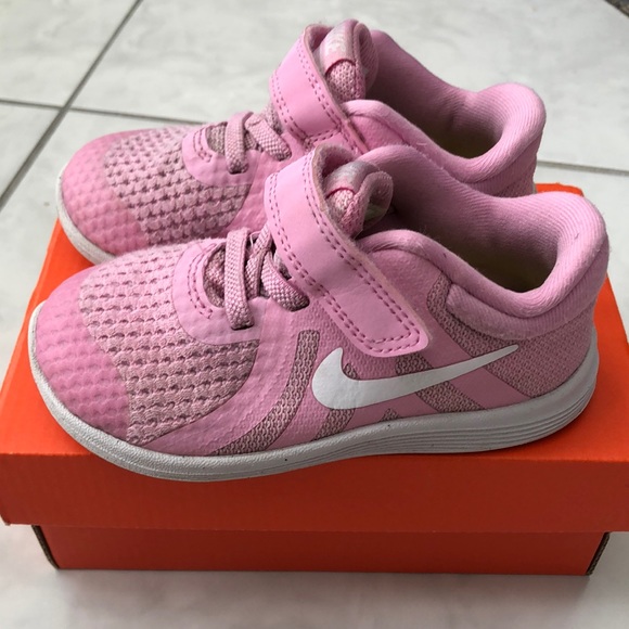 Nike Revolution Kids - Picture 5 of 7